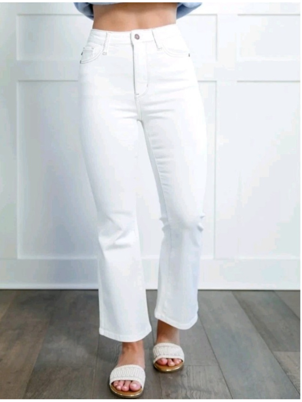 Judy Blue Jeans Womens 7/28 White High Waist Kick Flare Stretch Denim NWT Classy